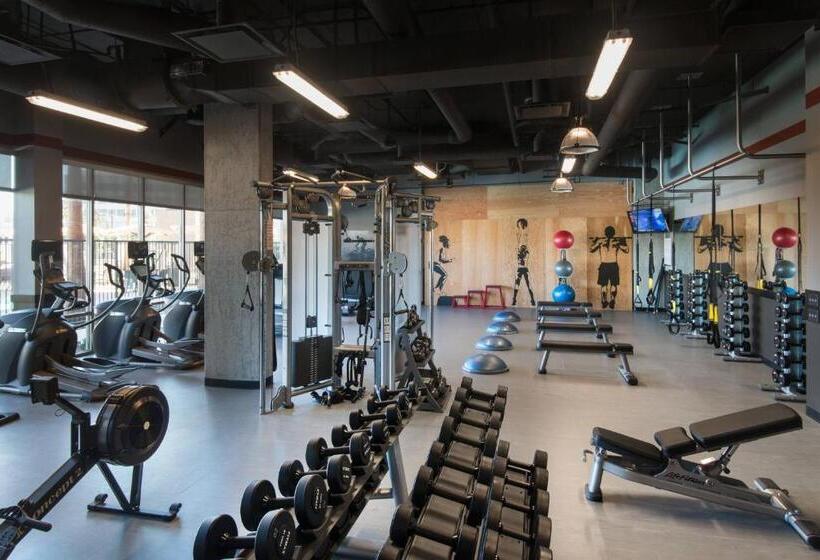 فندق Courtyard By Marriott Irvine Spectrum