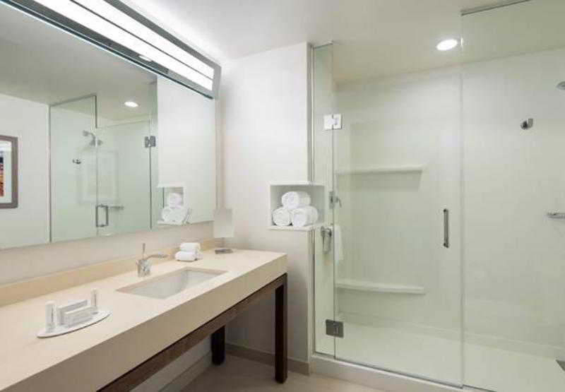 فندق Courtyard By Marriott Irvine Spectrum