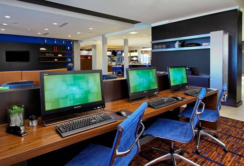 酒店 Courtyard By Marriott Victoria