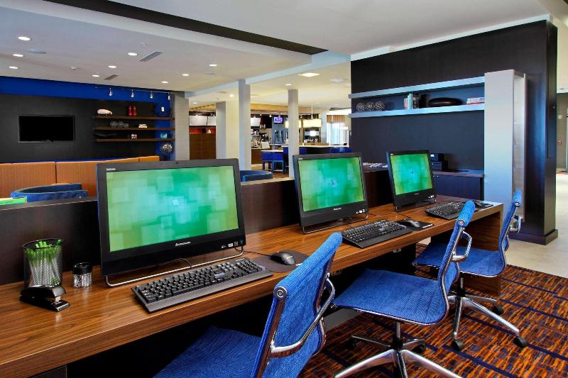 酒店 Courtyard By Marriott Victoria