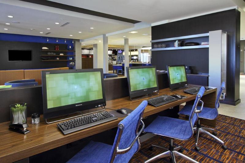 酒店 Courtyard By Marriott Victoria