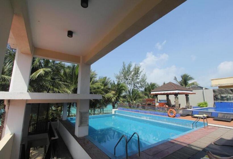 Hotel Crown Regency Beach Resort