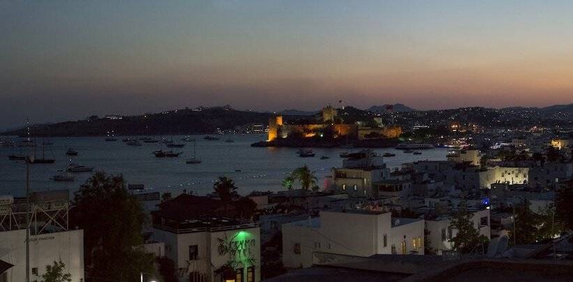 Ena Boutique Hotel & Residences