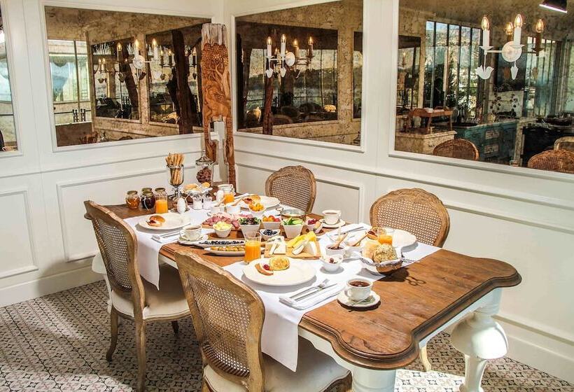 Ena Boutique Hotel & Residences