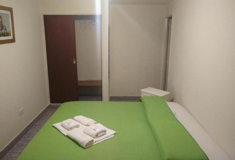 ホテル Estación Callao