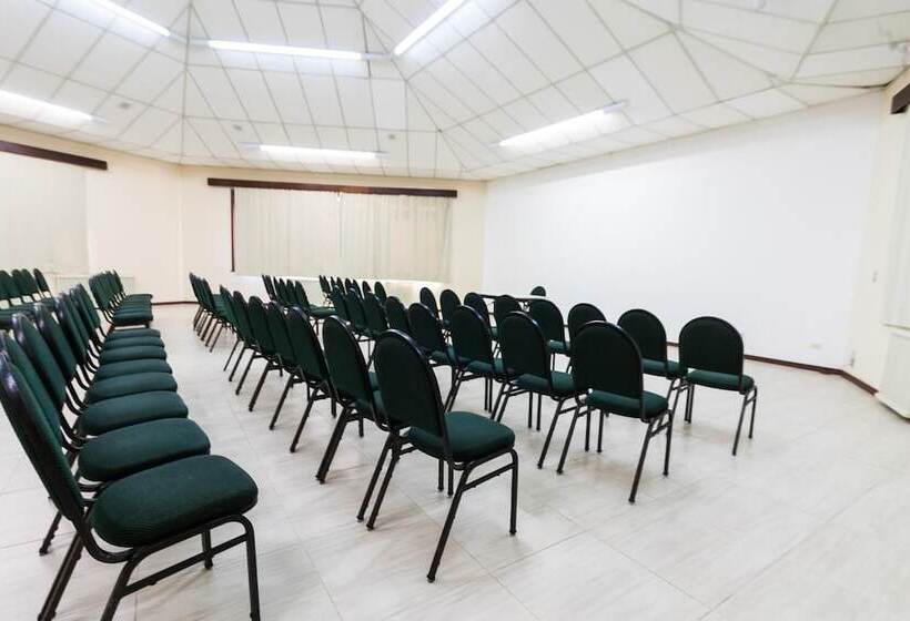 فندق Estancia Betania