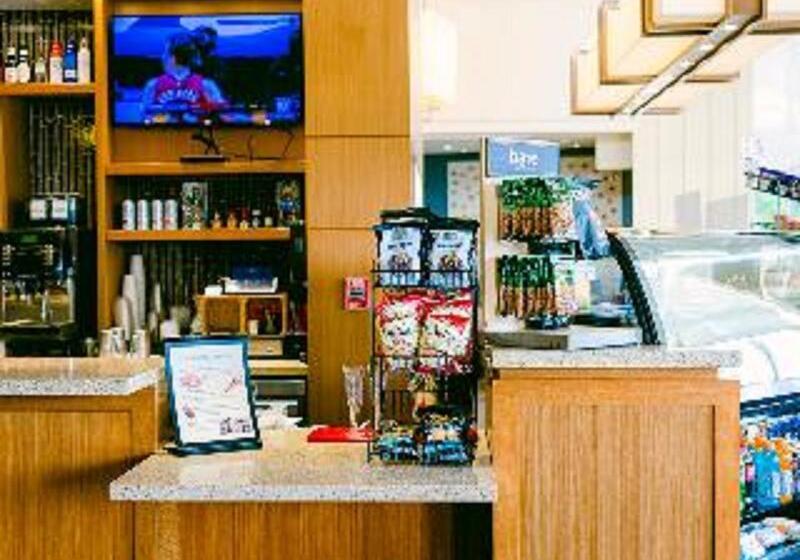 בית מלון כפרי Faro Blanco Resort & Yacht Club Marathon, Curio By Hilton