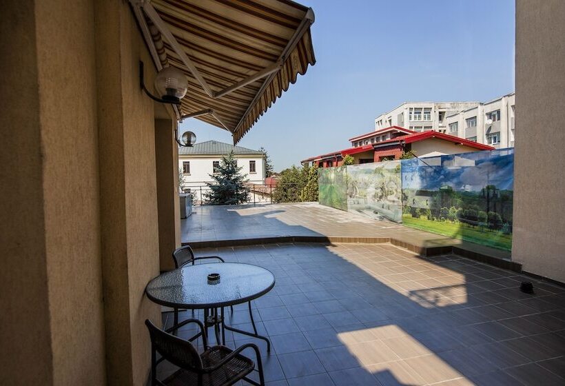 בית מלון כפרי Golden House