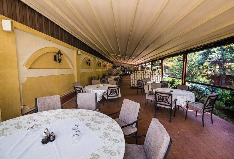 בית מלון כפרי Golden House