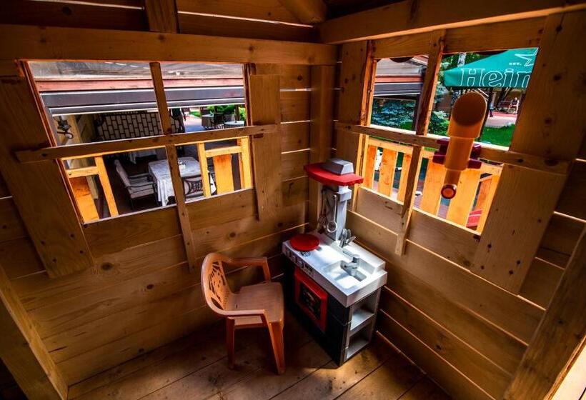 בית מלון כפרי Golden House