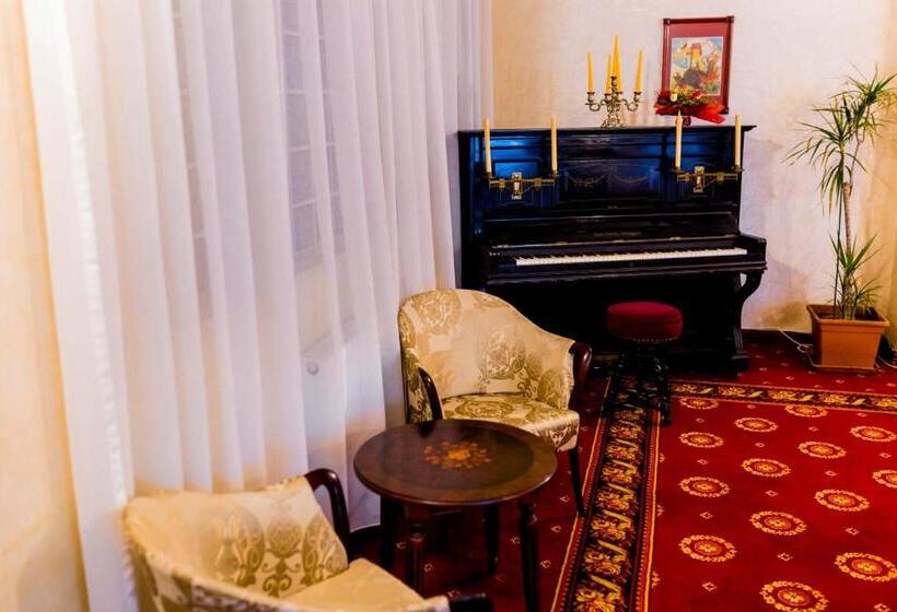 בית מלון כפרי Golden House