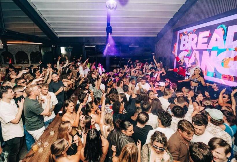 בית מלון כפרי Gosford