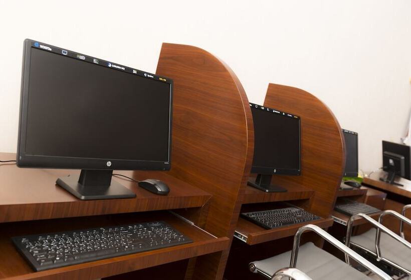 Отель Grand Mercure Majlis Residences