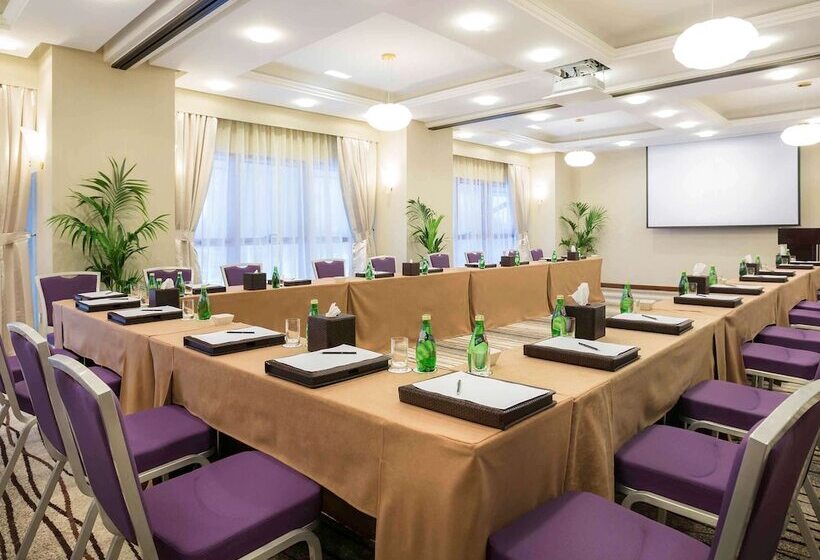 Отель Grand Mercure Majlis Residences