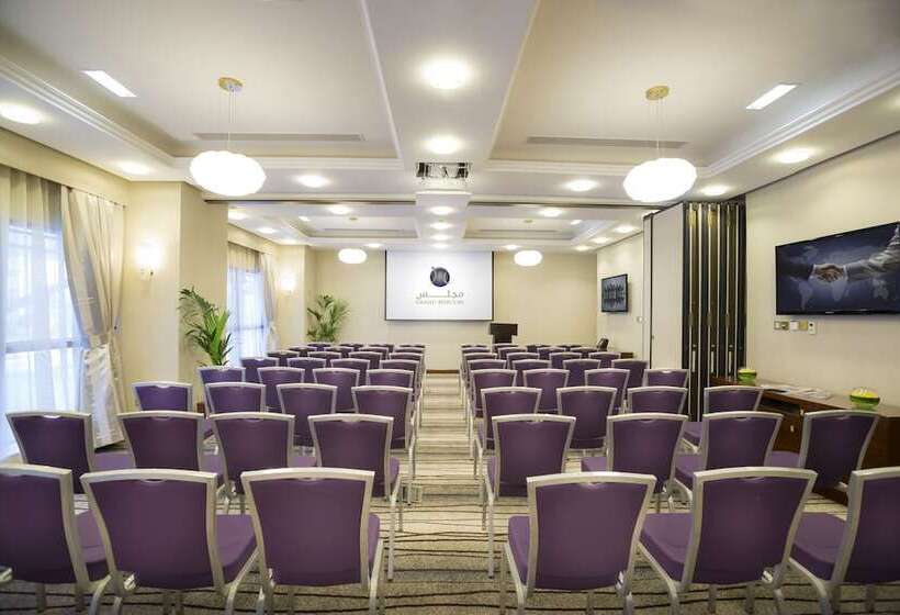 Отель Grand Mercure Majlis Residences