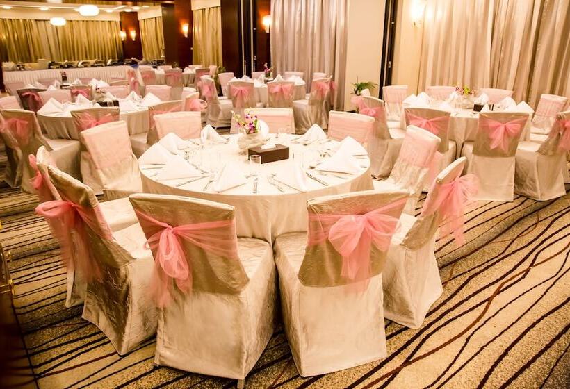 Отель Grand Mercure Majlis Residences