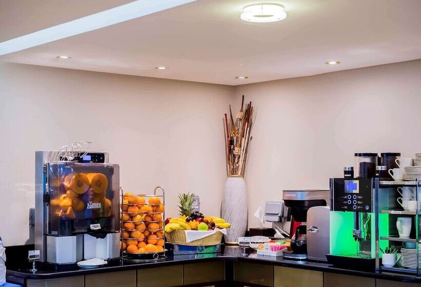 Отель Grand Mercure Majlis Residences