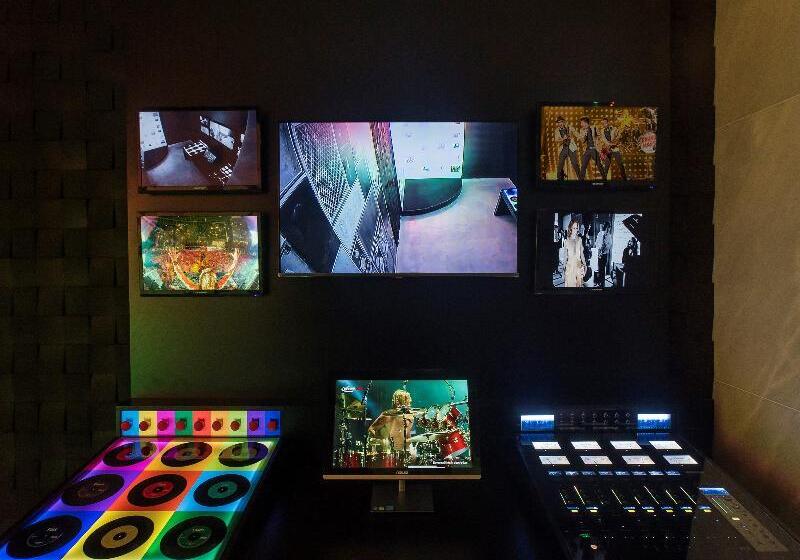 هتل Hf Fenix Music