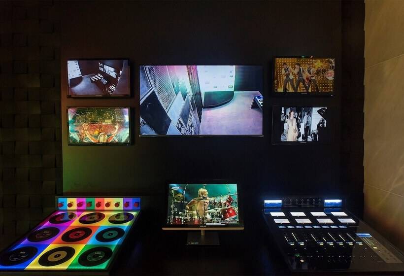 هتل Hf Fenix Music