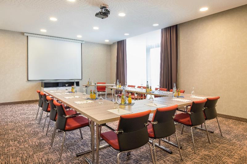 Отель Holiday Inn Express Friedrichshafen, An Ihg
