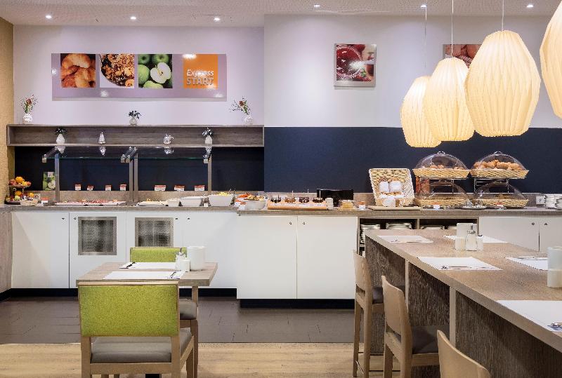 Отель Holiday Inn Express Friedrichshafen, An Ihg