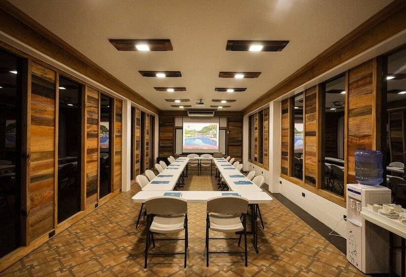 هتل Infinity Resort