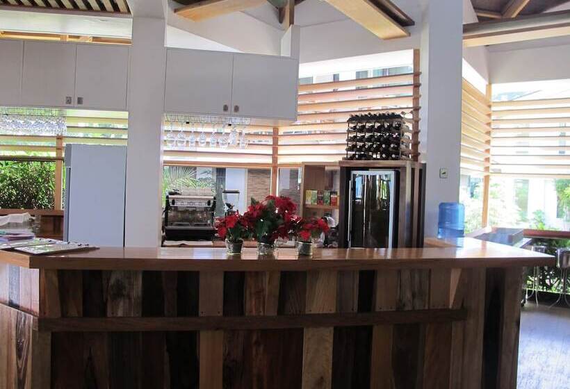 هتل Infinity Resort