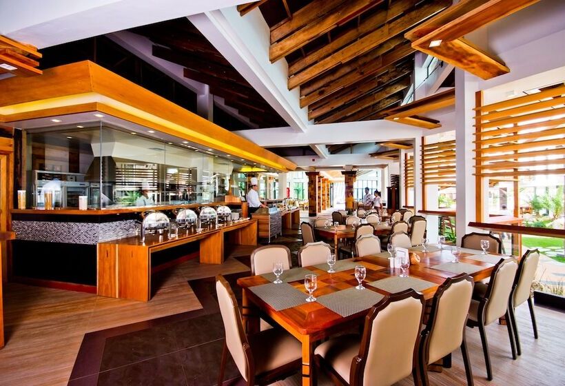 هتل Infinity Resort