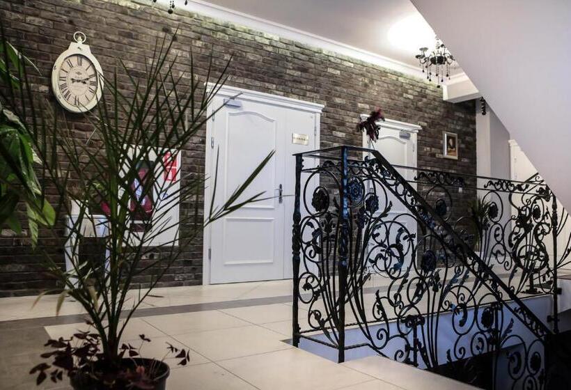 בית מלון כפרי Madelaine