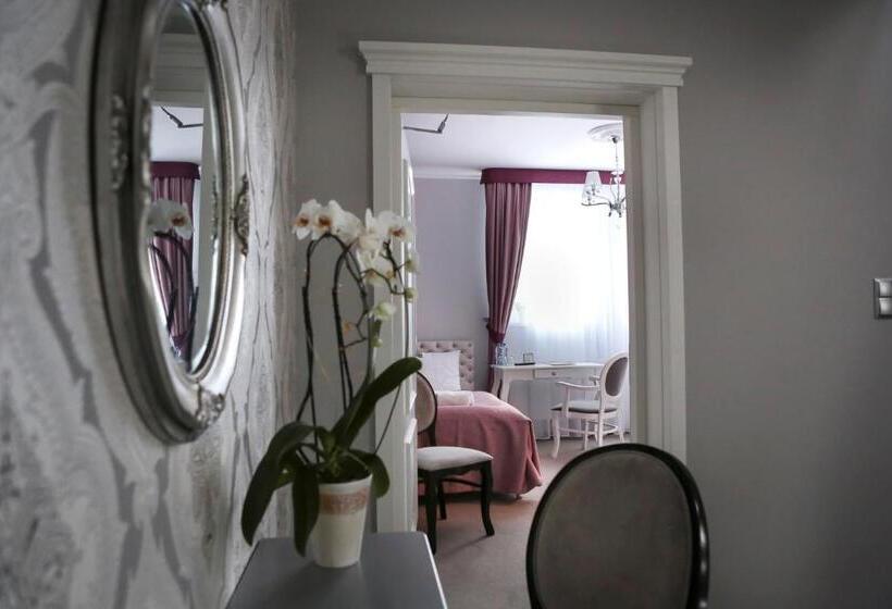 בית מלון כפרי Madelaine