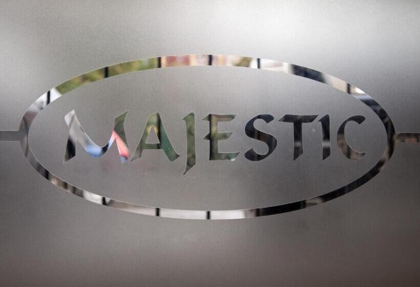 ホテル Majestic