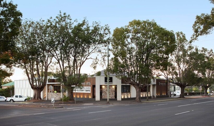 Nightcap At Federal Hotel Toowoomba
