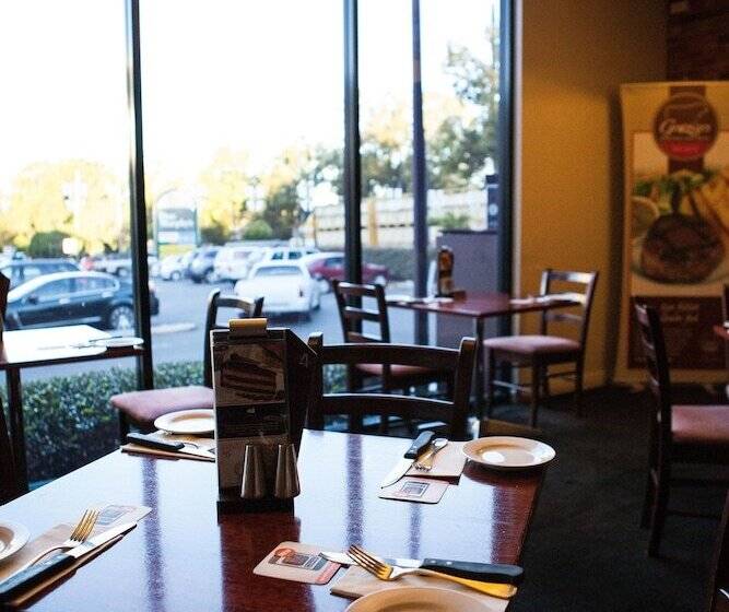 Nightcap At Federal Hotel Toowoomba