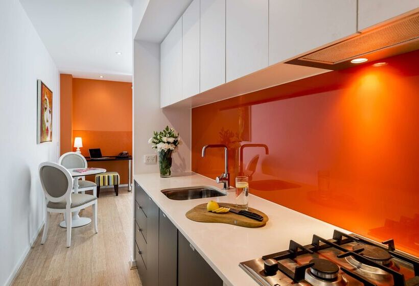 فندق Oaks Melbourne South Yarra Suites