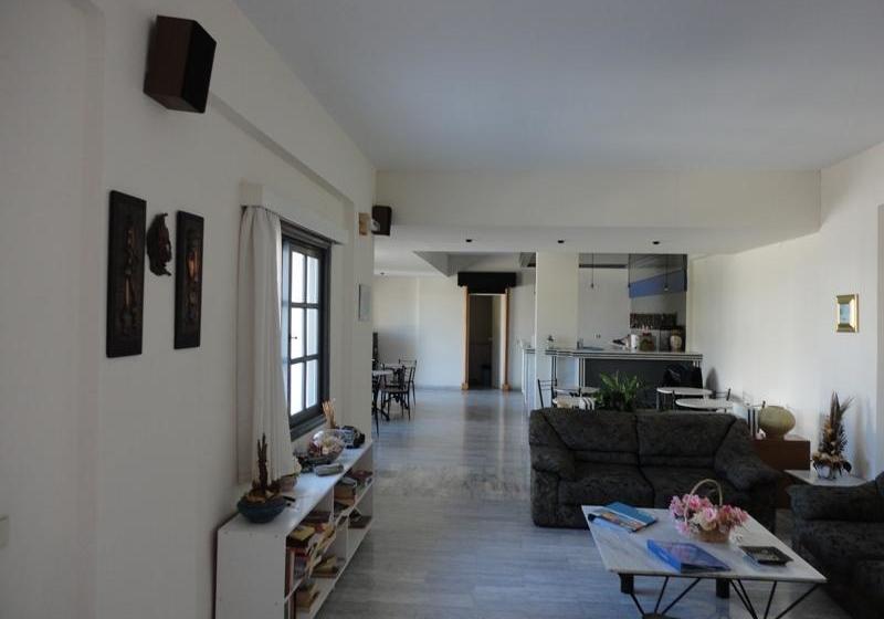 בית מלון כפרי Pergamos Village