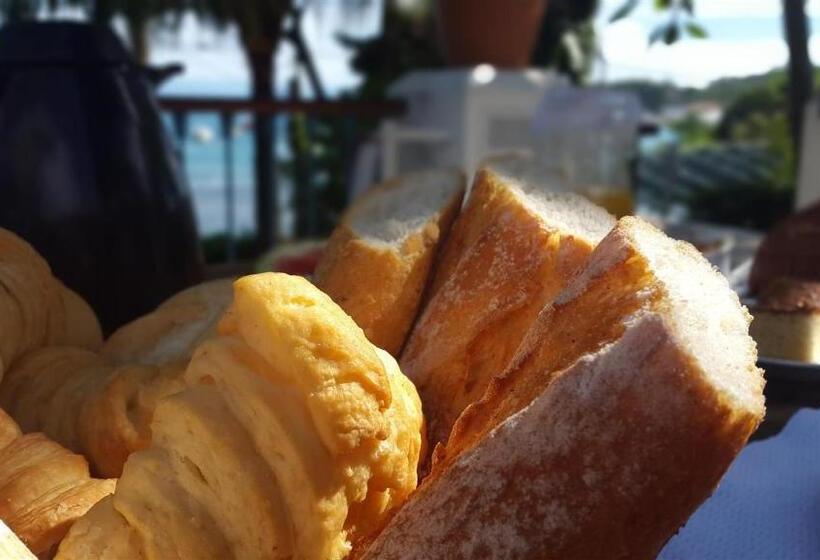 هتل Pousada Casa Buzios