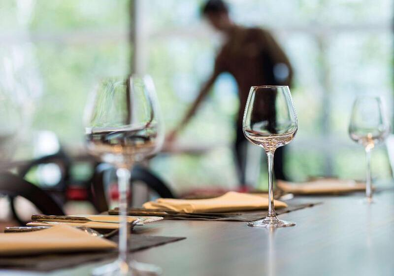 酒店 Pullman Saigon Centre