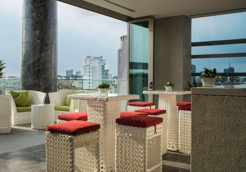 ホテル Pullman Saigon Centre