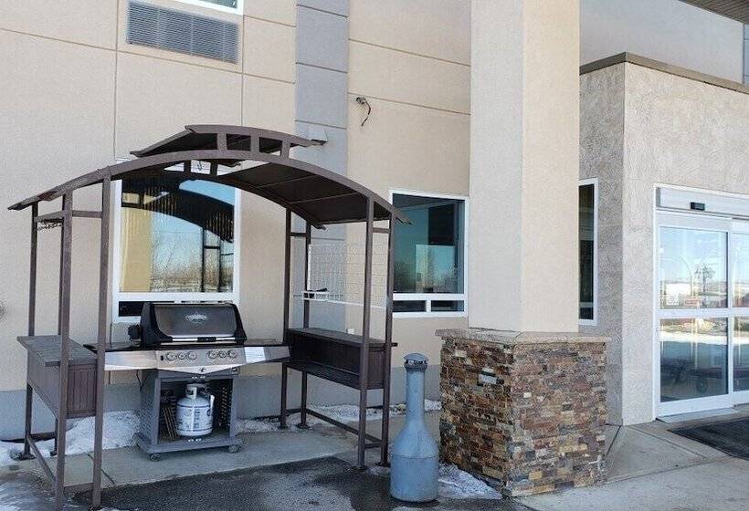 فندق Ramada By Wyndham Carlyle