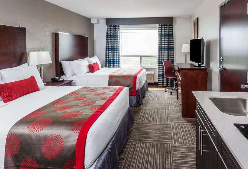 בית מלון כפרי Ramada By Wyndham Moose Jaw