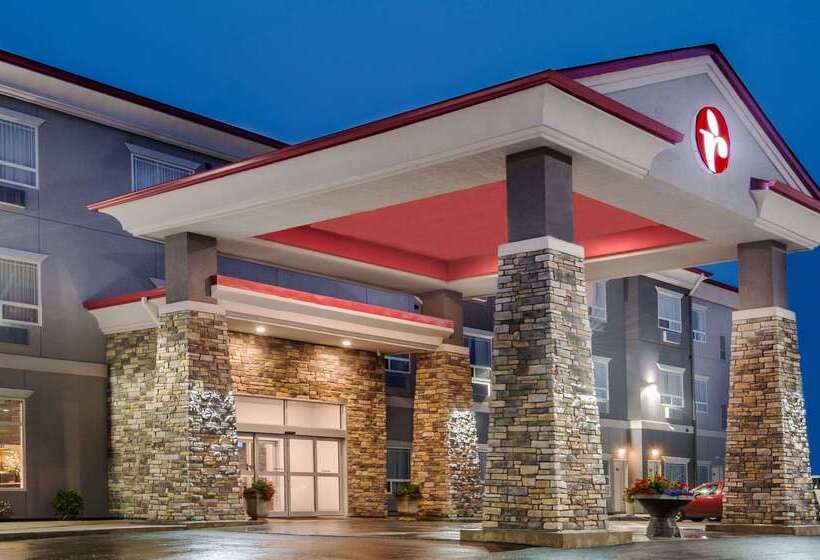 בית מלון כפרי Ramada By Wyndham Moose Jaw