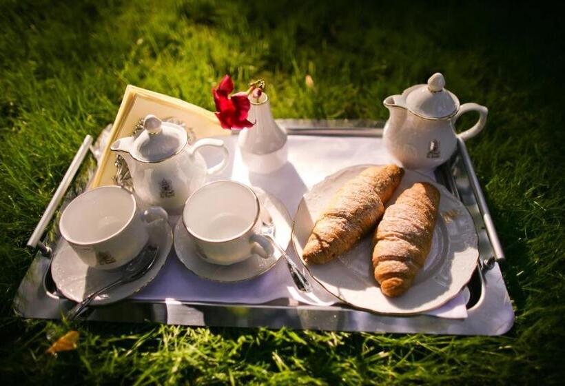 ホテル Restaurant La Castel