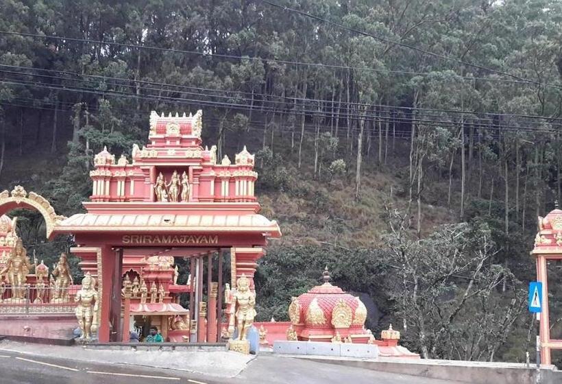 Отель Royal Hills