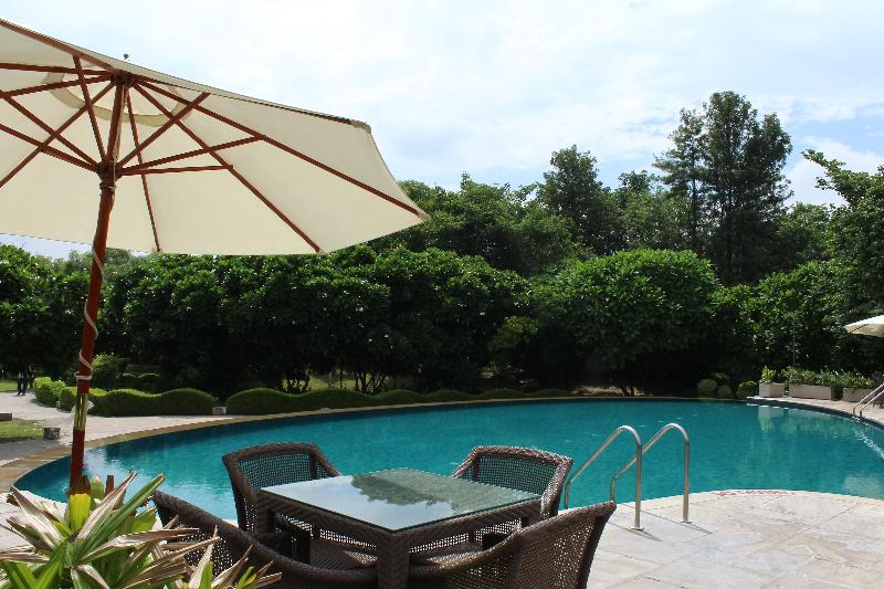 בית מלון כפרי Taj Damdama Lake Resort & Spa, Gurugram