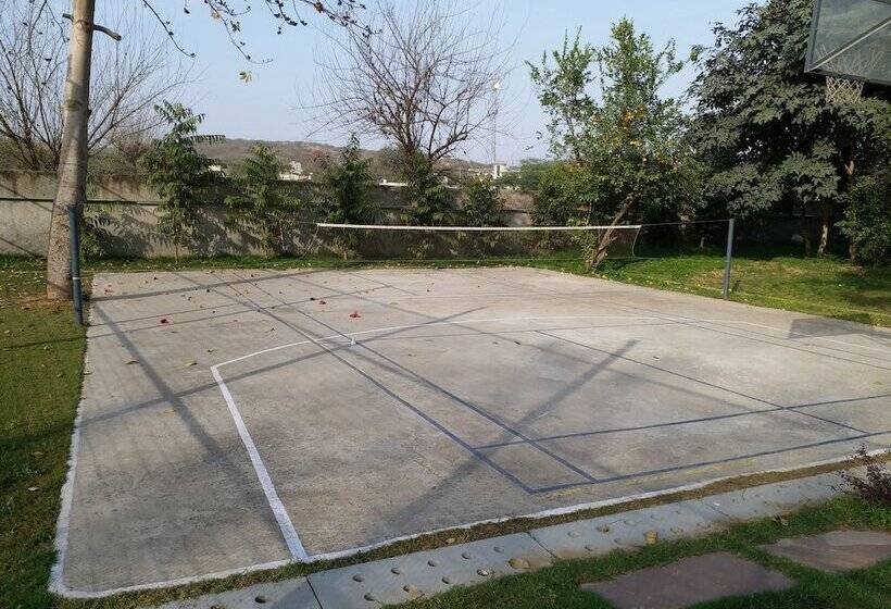 בית מלון כפרי Taj Damdama Lake Resort & Spa, Gurugram