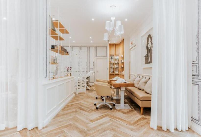 هتل The Marly Boutique