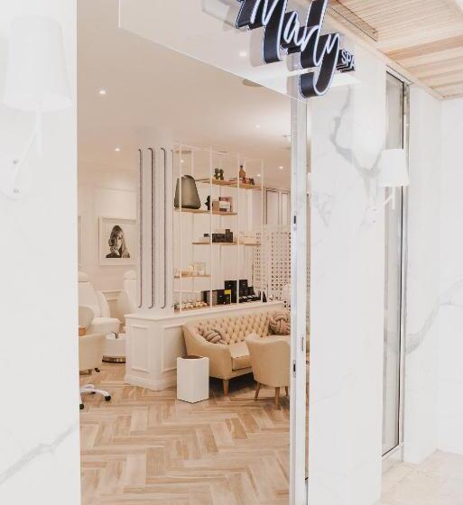 هتل The Marly Boutique