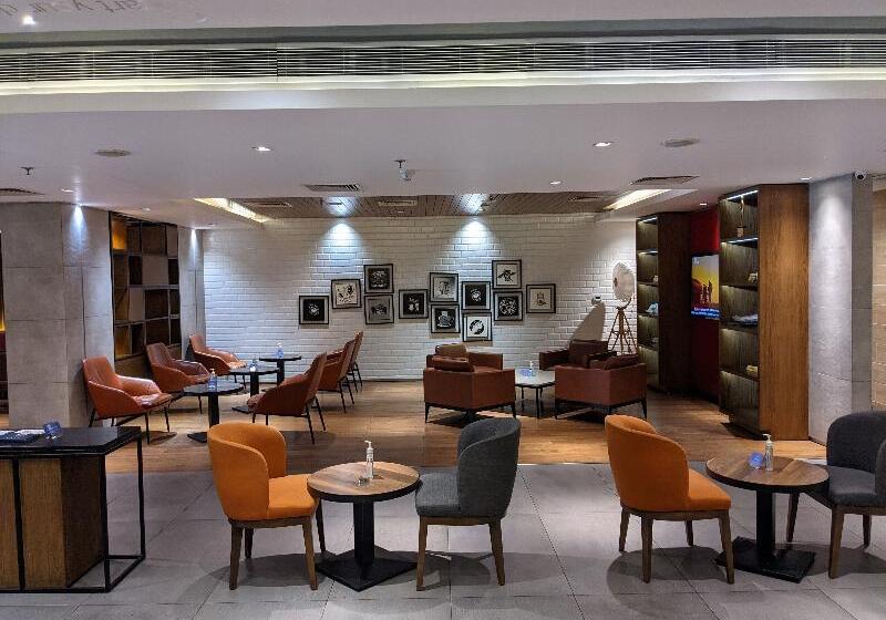 هتل The Peninsula Chittagong Limited