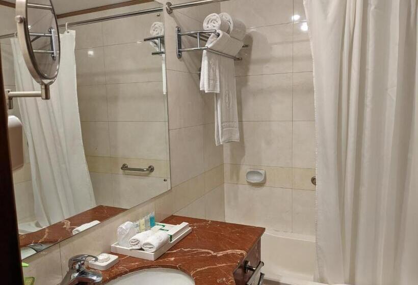 هتل The Peninsula Chittagong Limited