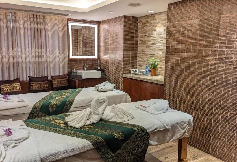 هتل The Peninsula Chittagong Limited